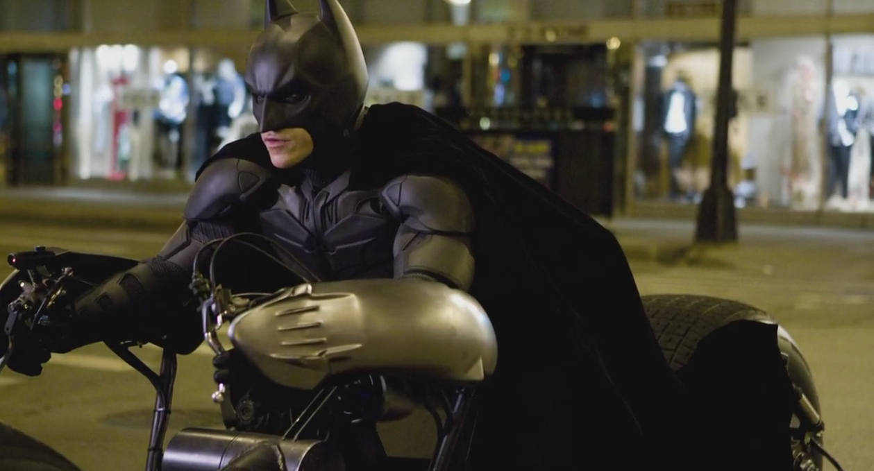 八佰|《八佰》12天拿下11天票房冠军，但这部耗资13.7亿的大片杀来了