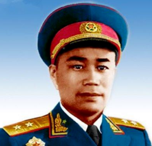 秦桧|李云龙原型王近山战场红眼，日军花2天来收尸，陈赓：王疯子名不虚传