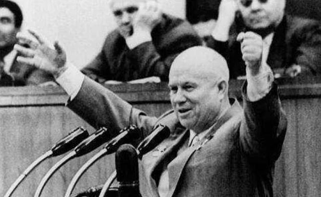 『赫鲁晓夫』1964年，赫鲁晓夫被赶下台，他的一番话，让在场反对者感到羞愧