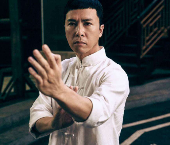 『张嘉倪』大批明星出国“避难”！而这些“大腕”偷偷退出外国国籍加入中国