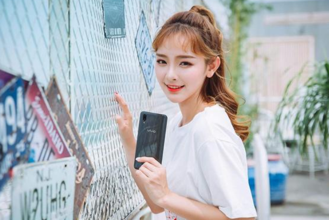 摄像头|为什么现在双摄手机的摄像头有一个没有用呢？