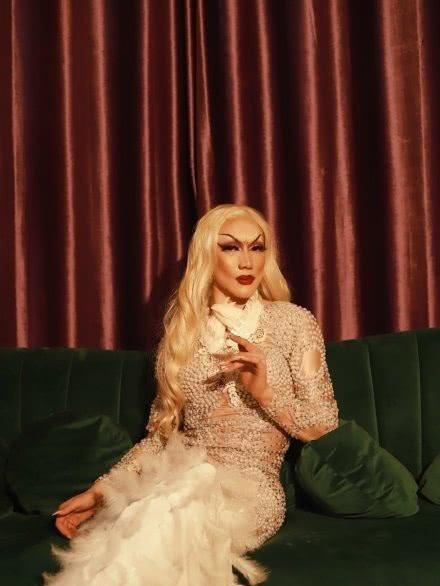 [韩美娟]韩美娟直播时样子狼狈，自曝被威胁引众议，网友说出背后原因