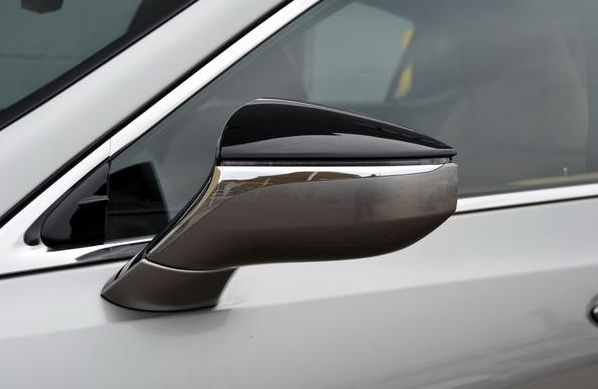 雷克萨斯ES■车主狠下心花29万买雷克萨斯ES，开了半年后，直呼自己没选错！