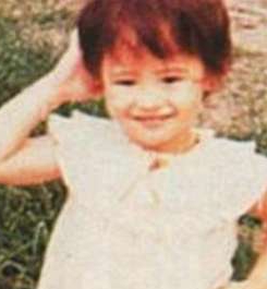 『张柏芝』张柏芝母亲节晒与儿子互动日常，三宝再次出镜，与张柏芝小时候超像