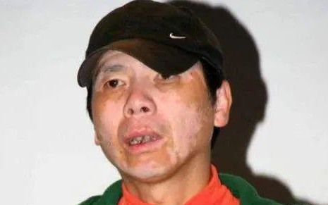 冯小刚|悲哀的徐帆：嫁给冯小刚21年做丁克，养女徐朵和她老公共用一张脸