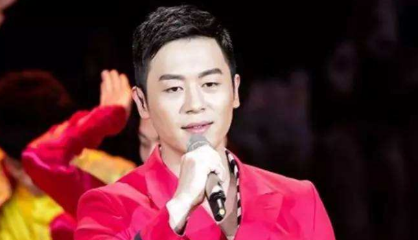 朱亚文|半个娱乐圈都请不到她,唯独朱亚文可以?两个人什么关系?
