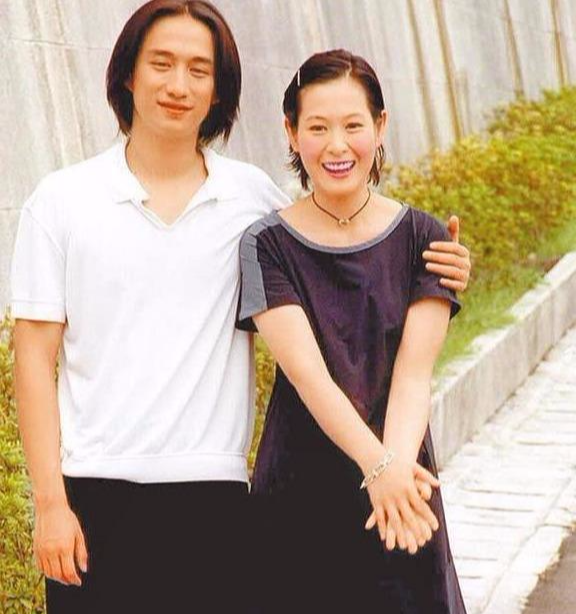 黄磊|黄磊痴爱她10年宁愿不结婚,她从此再也不来北京