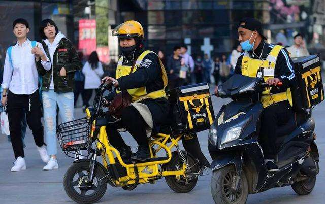 三星Galaxy|美团推出四轮车送餐,骑手“饭碗”不保,网友疑惑:配送费得多贵