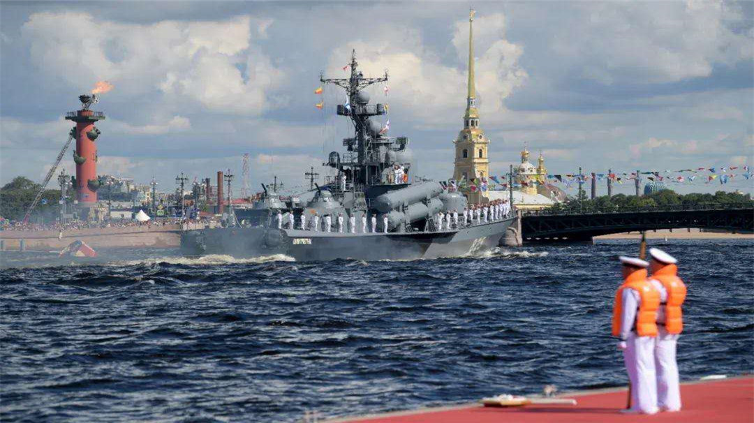 舰艇|捍卫主权完整!80架战机,250艘舰艇集结完毕,正式打响对美“反制”