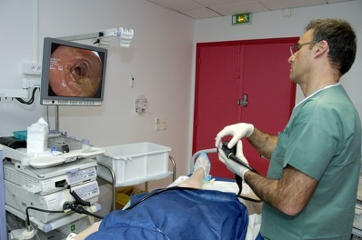 大肠息肉|上厕所出现4个症状，十有八九是肠息肉，一定要早做检查!