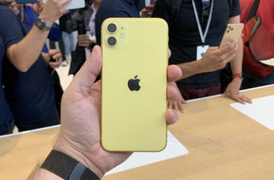『5G』iPhone 11成了5G合约机？运营商神操作，用户和吃瓜网友全看懵