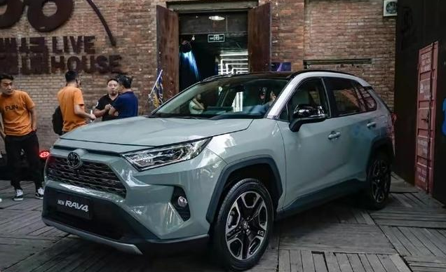 本田CRV|开了三年的本田CRV,想换新款荣放怎么样?