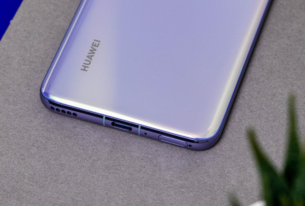 【nova】华为三千元的手机,从3000降价到1700,支持闪电快充