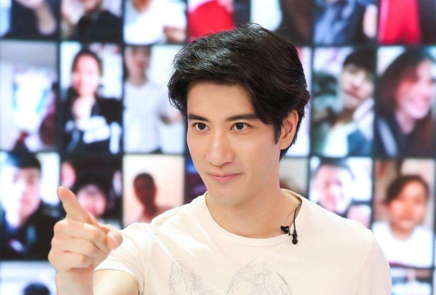 #王力宏#有种“学霸”叫王力宏，三胎儿子全名一共5笔，且没有一笔是弯的