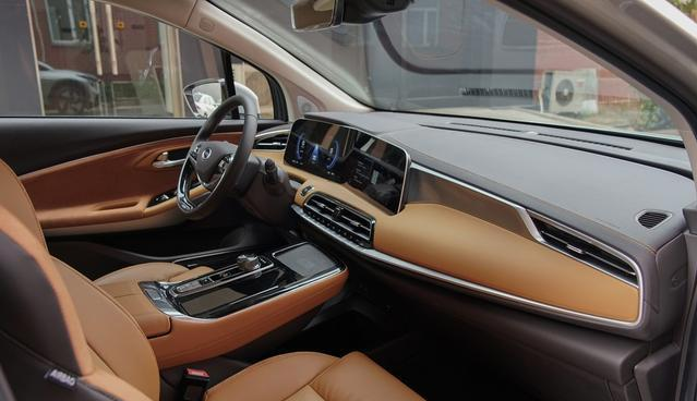 「SUV」了不起的“中国造”，一公里1毛钱，车重近2.2吨却能3.9秒破百