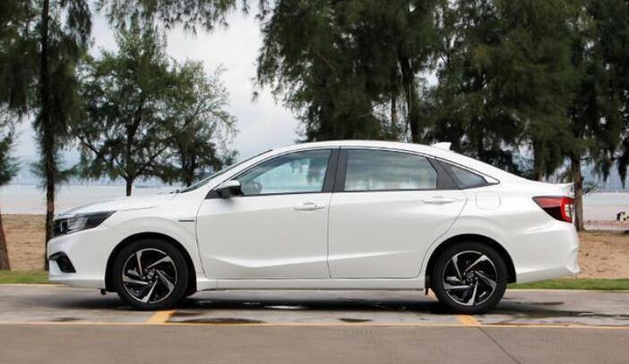 日产轩逸|百公里4L油耗，本田新车上市，长近4米8，7.18W起，还看啥轩逸