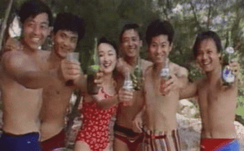 杨钰莹|47岁杨钰莹为什么嫁不出去？网友们：看完这些照片，谁敢娶啊