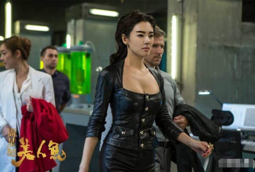 「张雨绮」龙岭迷窟：张雨绮衬衣开到第4颗扣子，网友：导演加了秘密武器