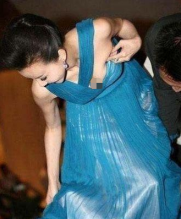 |走红毯不慎“出丑”的5大女星，最后一位裤子开线了，看着都尴尬！