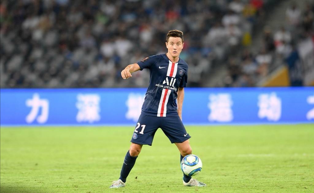 【埃雷拉】生涯末期转投巴黎，他能否焕发第二春？主帅：他会给我们帮助