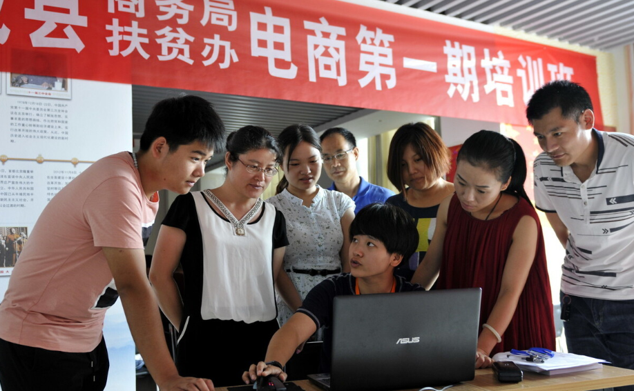 电子商务|我的电商故事：70后大姐，餐饮行业转型电商，营业额1000万