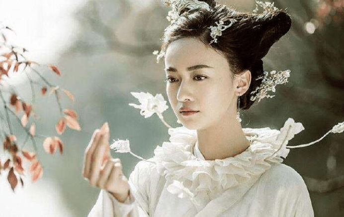 妲己|4位演过“妲己”的女星，前3位都靠化妆，而她却是真的媚到骨子里！