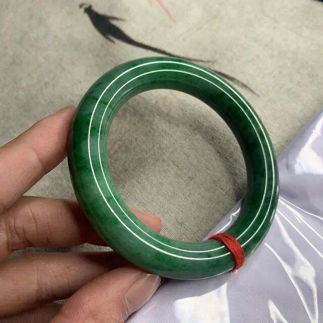 翡翠|这两种翡翠颜值高、品质好，价格还亲民，却很容易被人忽视