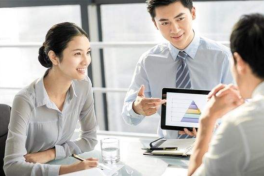 @面试官：“李”字少了木，念什么？回答“子”的人，都出局了！