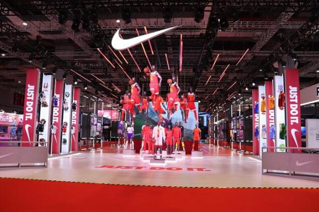 |亏损近35个亿，耐克力邀李佳琦合作后仍卖不动，究竟输在哪里？