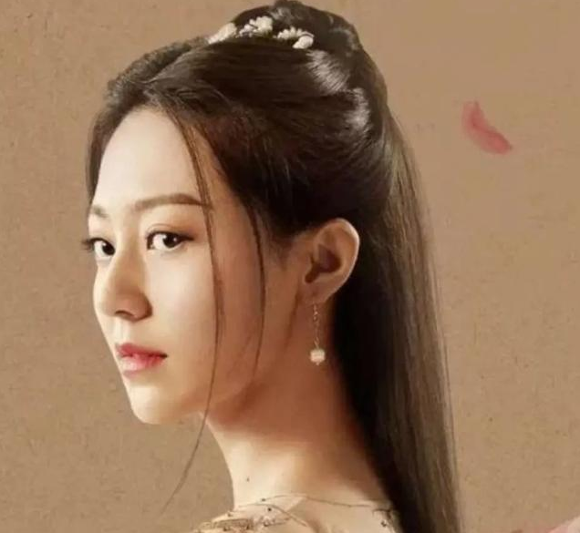 杨幂|杨幂旗下“5朵金花”，前4位都是越来越红，唯独她怎么捧都捧不红