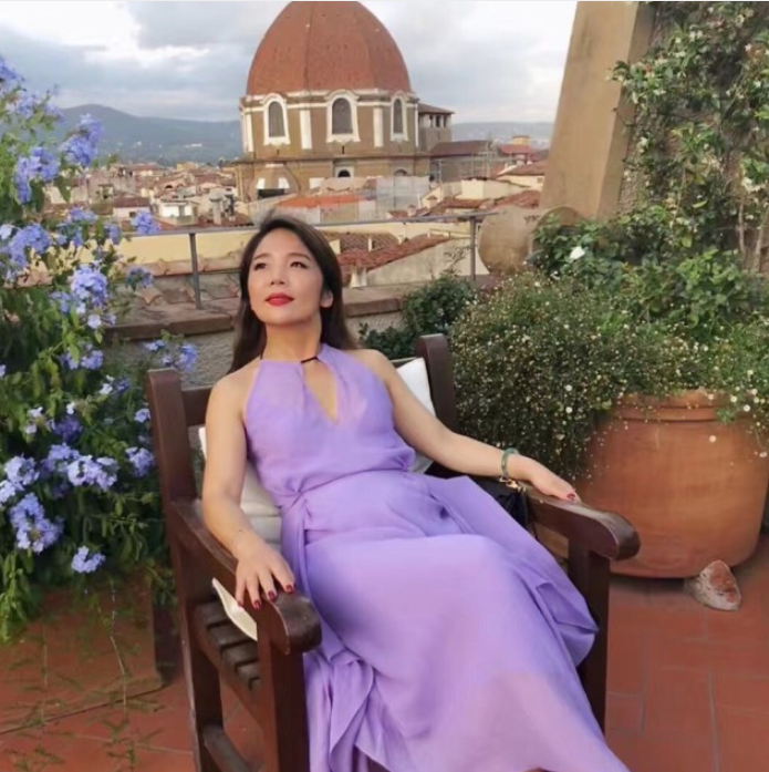 |杭州女富婆晒700平西湖边豪宅，整整装修5年，真酸了