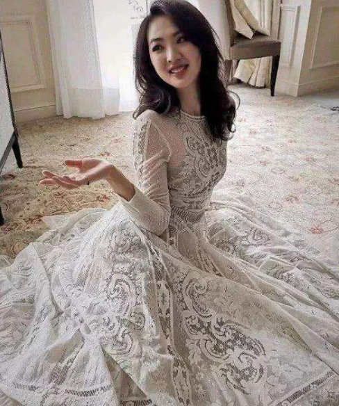 任正非|华为总裁任正非21岁“千金”,才貌双全的她不仅有个豪门老爸!