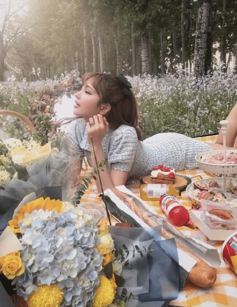 周扬青▲本以为周扬青已经很美了，当看到他的闺蜜以后，我没眼花吧？