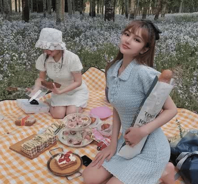 #周扬青#与跟罗志祥宣布分手以后, 周扬青大秀跟闺蜜的春游美照, 心情更是大好!