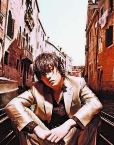 『周杰伦』周杰伦新单曲即将上线      网友用周杰伦的歌曲买早餐