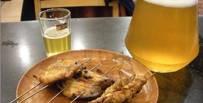 烧烤：火锅店跟烧烤摊为何很多都是啤酒免费喝，难道他们真的不怕亏本吗