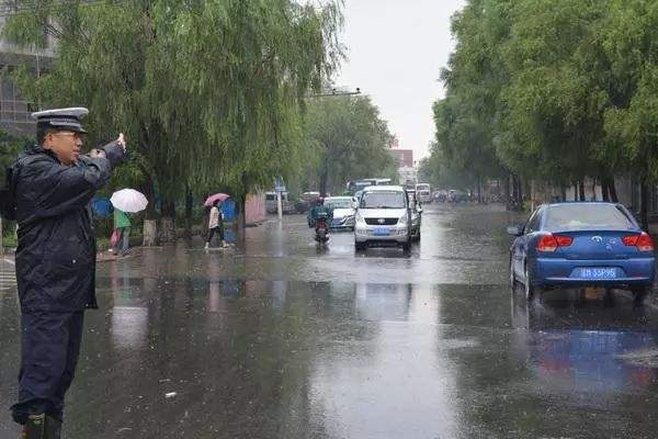 |秋天出去钓鱼，选择合适的天气很重要！