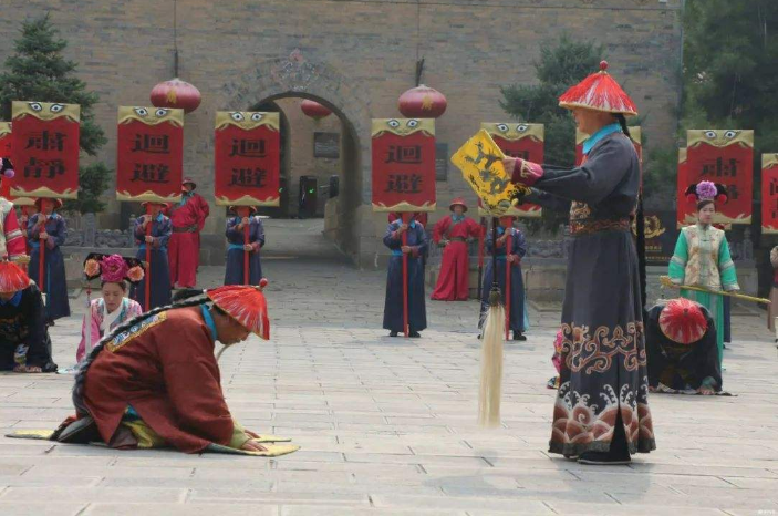 他祖传9道圣旨拒绝上交,被博物馆借走弄丢2道,后来赔偿了多少?