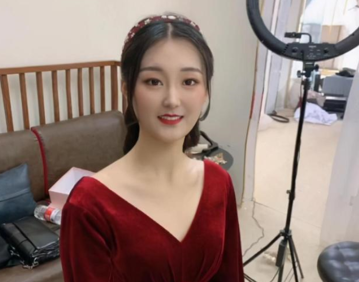 人物设定|?朱之文儿媳删除和丈夫同框视频，婚后12天，人设营销开始了