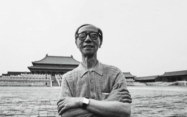 溥仪：溥仪晚年回故宫，坐龙椅拒绝拍照，感慨说了几个字