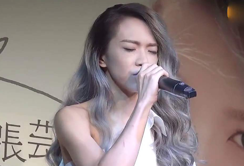 杨幂|《仙剑3》11年，成就胡歌，成就杨幂，她却因留长发恢复性别被毁