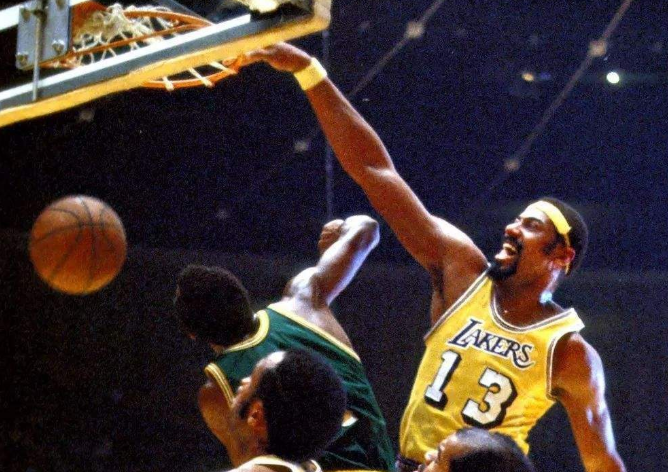 『科比·布莱恩特』历史上只有5个人统治过NBA：科比还不够格，前二毫无疑问