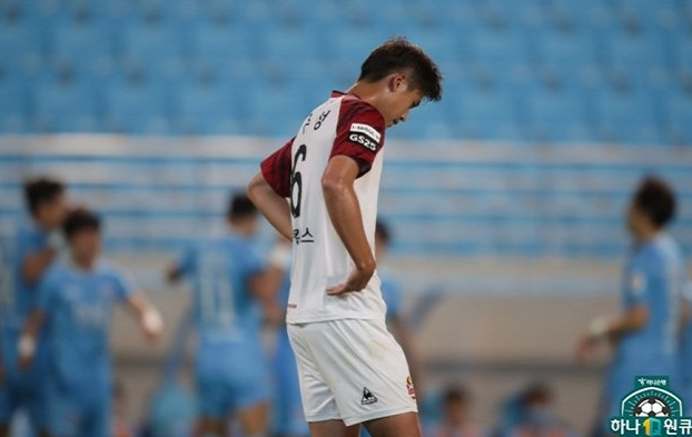 首尔FC@K联赛惨案被指假球！反击轻松得分，连续乌龙，崔龙洙备受质疑