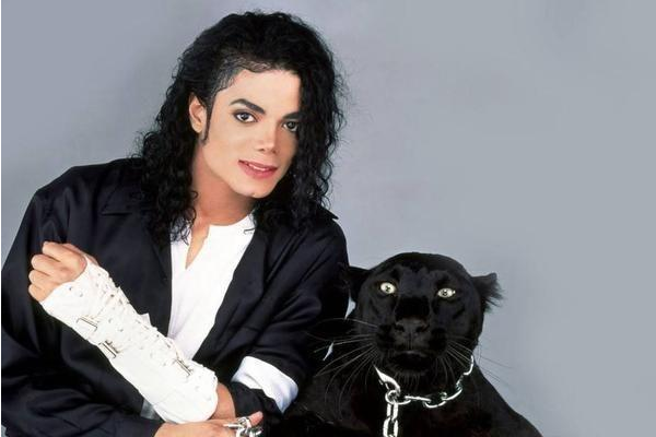 演唱会|演唱会前5天意外离世，百万张门票没人退款，世界歌坛仅他一人！