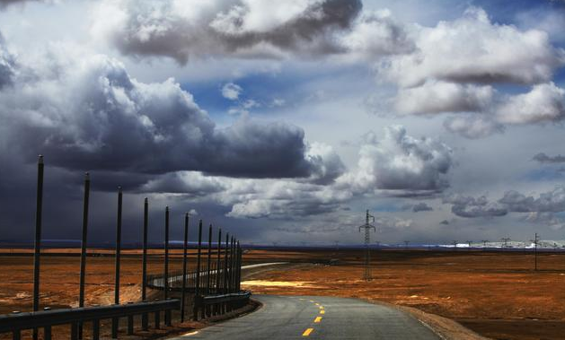 「」一个人长途自驾游，要从这三个方面做好充足的准备，基本上就可以保证安全！