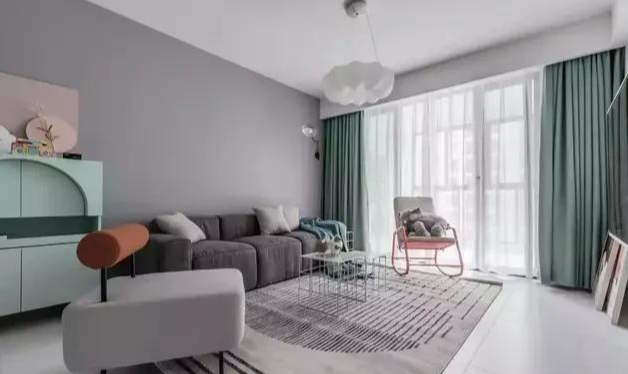 |家中有两个月的宝宝，房屋简单装修，乳胶漆和墙布哪个更环保？