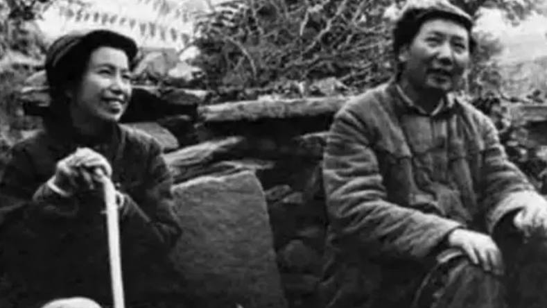 老照片|毛主席珍贵老照片,与江青的彩色合照,看起来非常恩爱