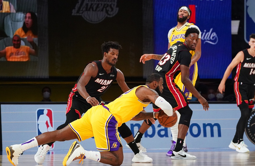 湖人队|11分4板3帽2断，在场净胜21分！总决赛杀器爆发，詹眉再迎助力