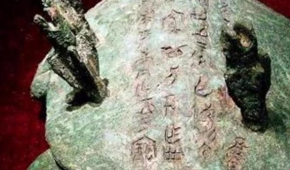 骨灰级|河南老伯钓鱼钓到只“乌龟”，背上插着4支铜箭，专家：钓了18亿