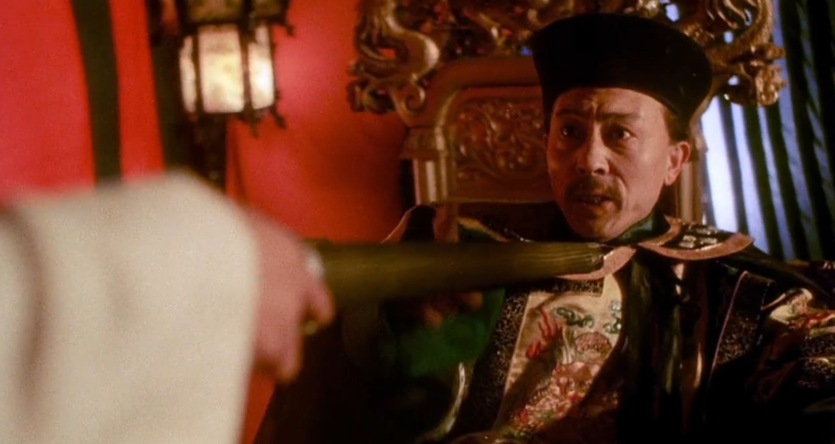 方世玉▲1993年李连杰拍《方世玉》,赵文卓不懂表演,导演支招:斜眼看人